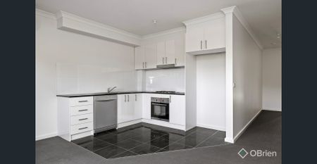 Stylish One-Bedroom Apartment with Leafy Outlook - Photo 2