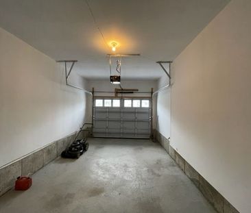 For Lease - 2 Festival Court, East Gwillimbury, Ontario - Photo 2