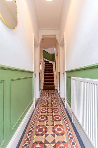 4 bedroom end of terrace house to rent - Photo 4