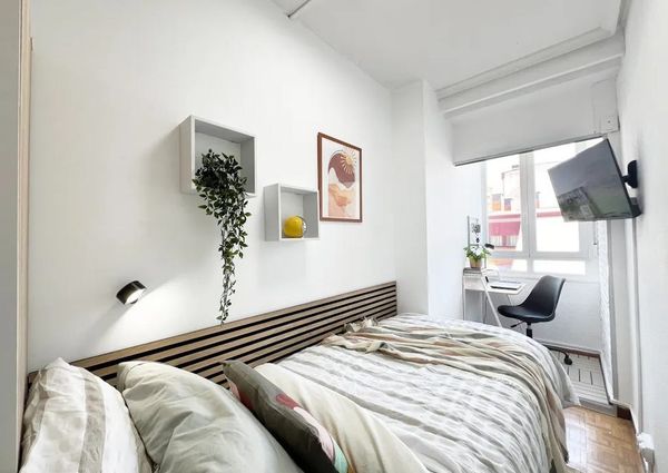 Calle Pedro Heredia, Madrid, Community of Madrid 28028