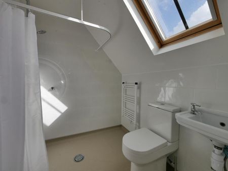 2 bedroom end of terrace house to rent - Photo 4