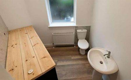 Victoria Road, Haworth, BD22 - Photo 2