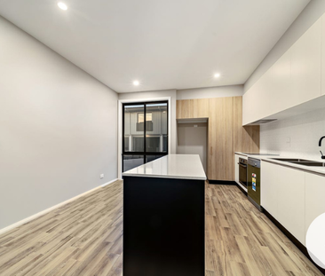 28/6 Ellison Harvie Cl, Greenway ACT 2900 - Townhouse For Rent | Do... - Photo 3