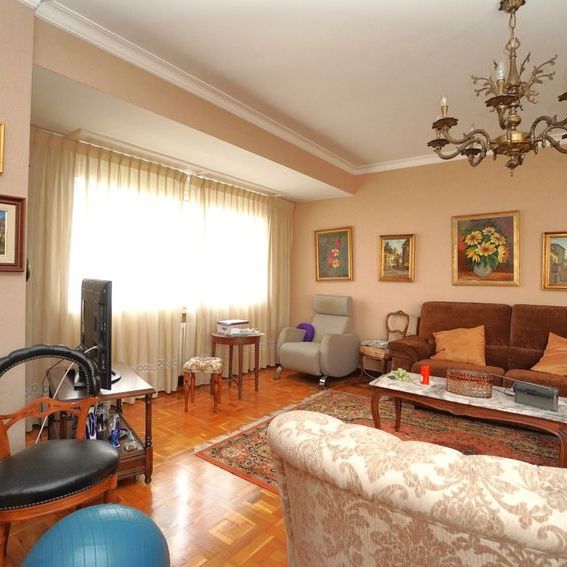 Alquiler de piso en Calle Ourense - Foto 1