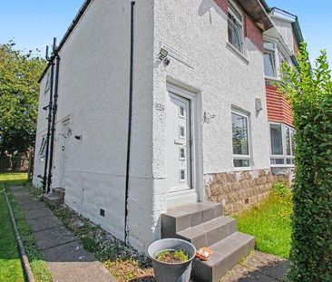 3 bedroom flat to rent - Photo 3