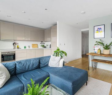 2 bedroom flat to rent - Photo 2