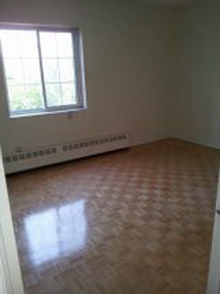 1939 Carling Avenue - Photo 3