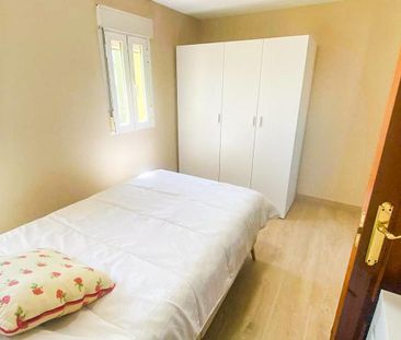 Piso de alquiler en De Sánchez Preciado, Valdezarza - Photo 3