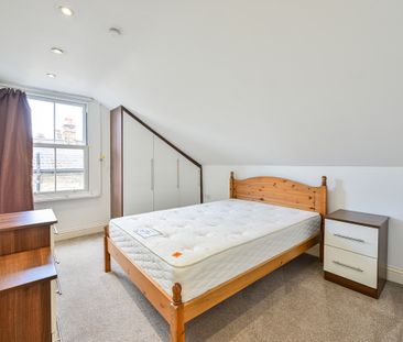 3 bed Flat To Let - Photo 5