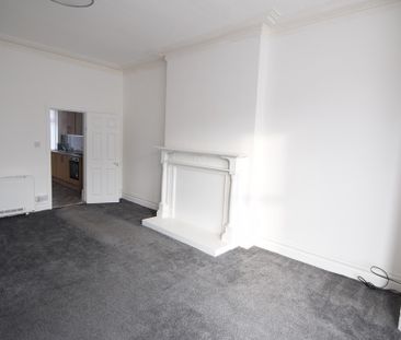 To Let Studio - Photo 2