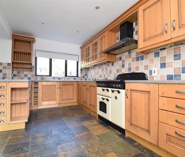 Barratts Road, Wakefield - Photo 3