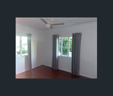 COASTAL COTTAGE – POSITION PERFECT - Photo 4