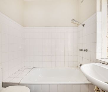 Studio Apartment - Offered Unfurnished - Photo 4