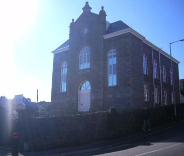 2 bedroom flat to rent - Photo 2
