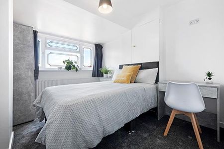 5 bedroom semi-detached house to rent - Photo 5