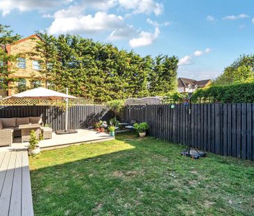 4 bedroom end of terrace house to rent - Photo 4