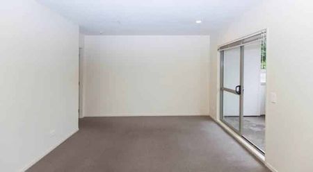 Tidy Apartment Living in Three Kings - Photo 3