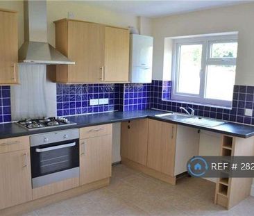 2 bedroom terraced house to rent - Photo 4