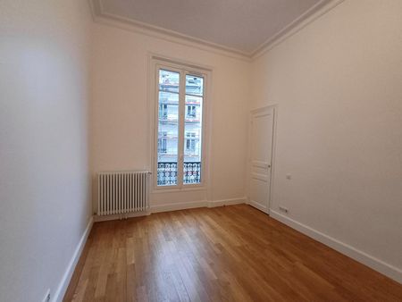 location Appartement F5 DE 197.05m² À PARIS - Photo 5