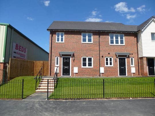 Savile Road, Castleford - Photo 1