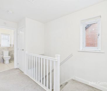 3 bedroom semi-detached to let - Photo 2