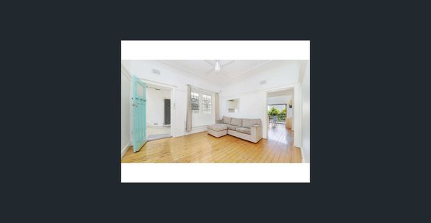 2 Bedroom Apartment, Semi- like1 Minute from Coogee Beach. Pet Friendly - Photo 1