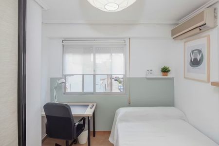 Calle Pedro Maza, Valencia, Valencian Community 46011 - Photo 4