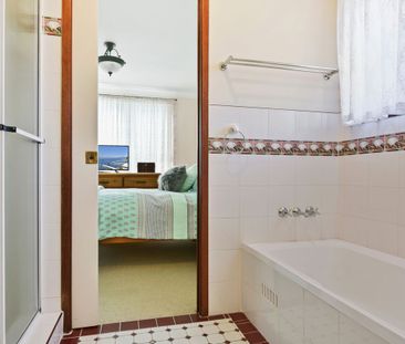 Awesome Family Home - Photo 3