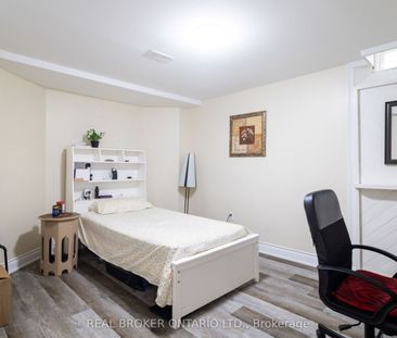 3183 Valcourt Crescent #Lower - Photo 1