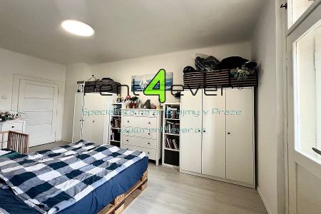 Pronájem bytu 1+1 56 m² - Fotografie 2