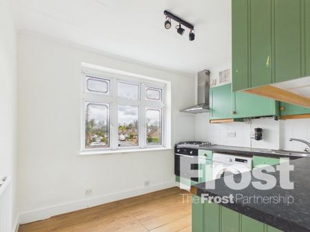 River Gardens, Feltham,TW14 - Photo 2