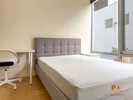 West Melbourne - Photo 2