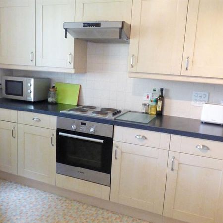 2 bedroom flat to rent - Photo 4