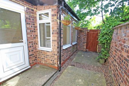 2 bedroom terraced house to rent - Photo 2