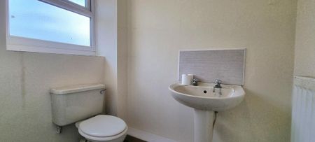 1 bedroom ground floor flat to rent - Photo 4