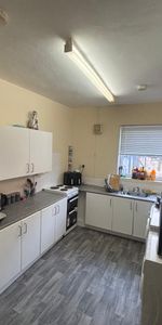 4 Bed Terraced House, Haydn Avenue, M14 - Photo 3