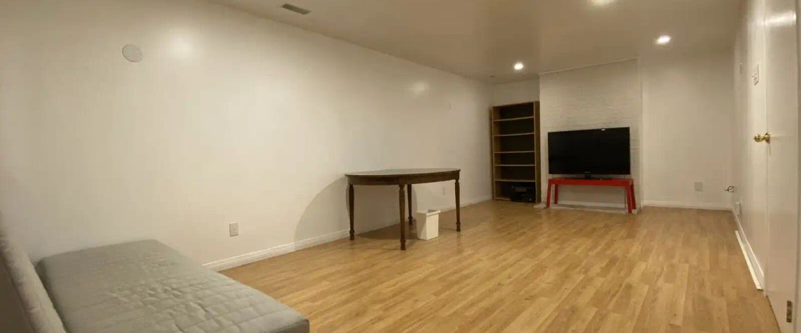 Safe&Walkable Large Bedroom located between Southgate and South Park — 2 Bedrooms+ Den Room For Rent - Photo 1