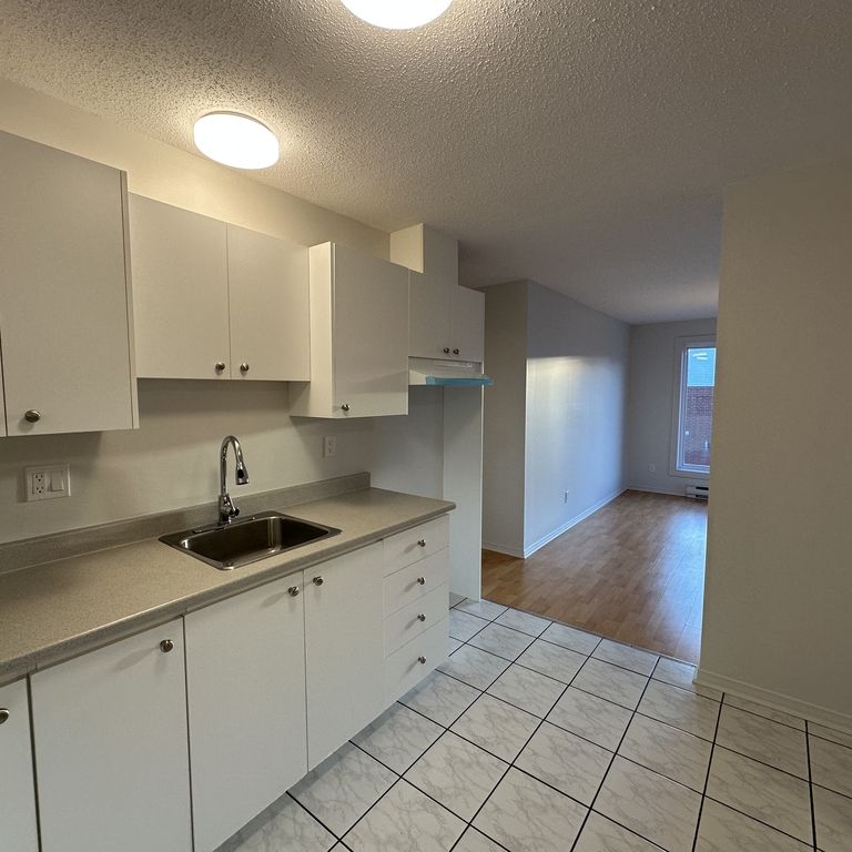 Superbe 5 1/2 à Louer - Photo 1