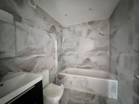 1 bed Apartment for Rent - Photo 5