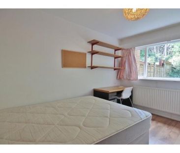 6 bedroom terraced house to rent - Photo 5