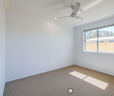 Contemporary 4-Bedroom Family Home in Park Ridge - Photo 2