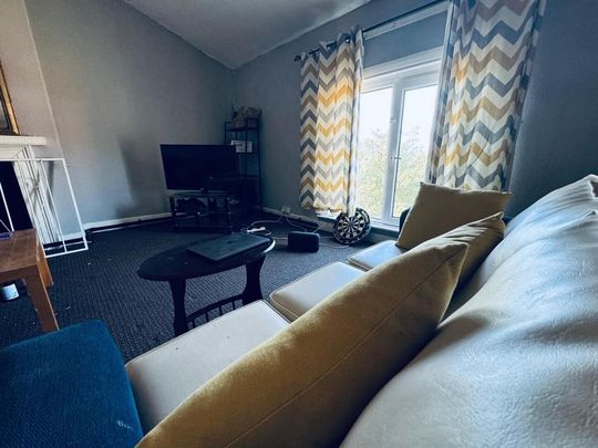 3 bedroom flat to rent - Photo 1