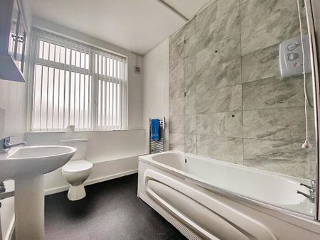 1 bedroom in a house share to rent - Photo 5