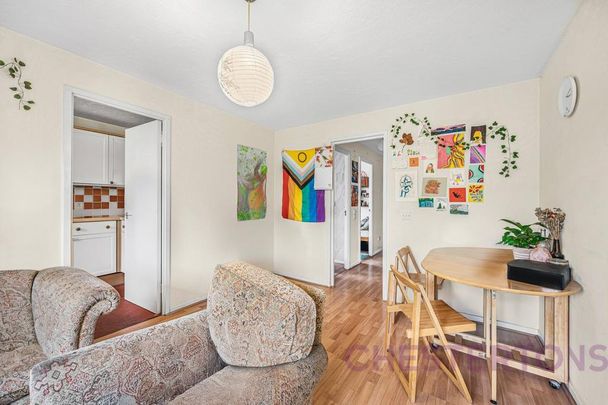 2 bedroom flat to rent - Photo 1