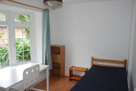 5 bedroom house to rent Lake Road, Chichester, PO19 - Photo 3