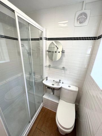 House - Photo 5