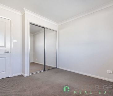 PERFECT FAMILY HOME! - Photo 3