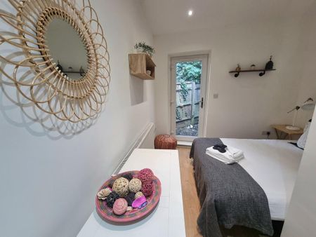 4 bedroom flat to rent - Photo 3