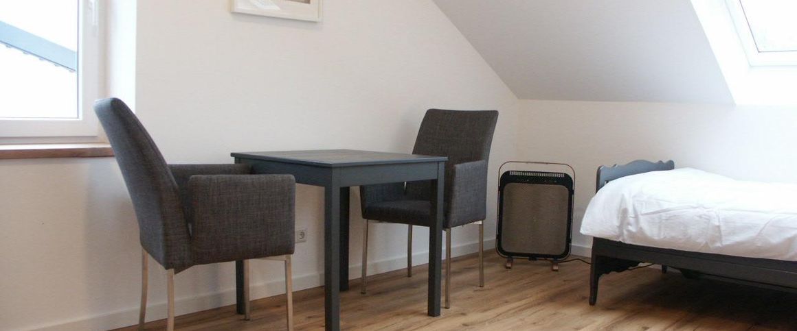 Sutthausen, modernes Apartment mit WohnSchlafraum und integrierter kl. Einbauküche. - Foto 1