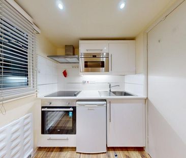 Studio to rent - Photo 3